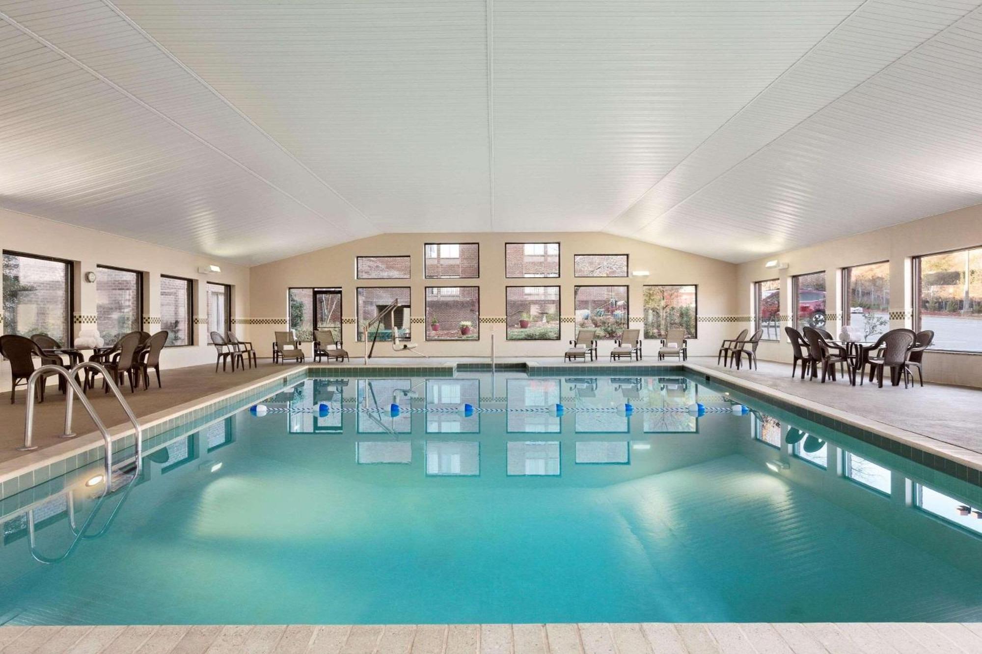 Country Inn & Suites By Radisson, Atlanta Galleria-Ballpark, Ga Smyrna Esterno foto